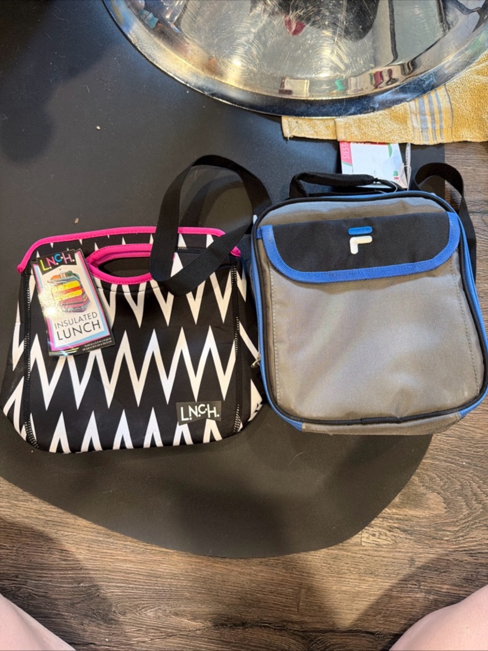 Lot of 2 lunch boxes